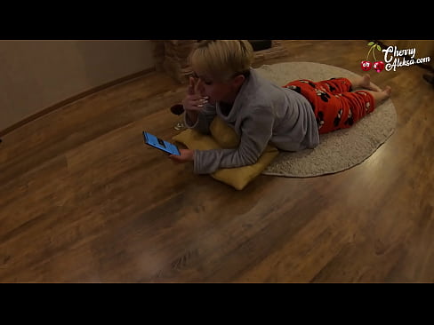 ❤️ Gila Pirang Mengisap Penis Besar Mengisap dan Memantul Di Atasnya - Seks Anal Porno vk di id.xxxshake.ru ️❤